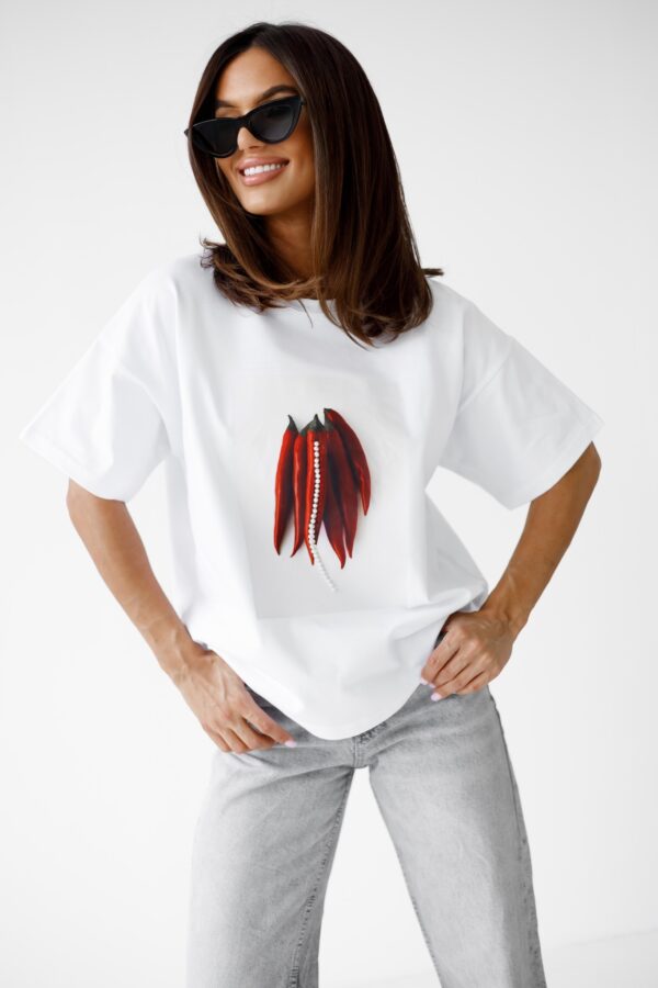 T-shirt z aplikacją papryczki, t-shirt oversize, t-shirt biały bawełniany
