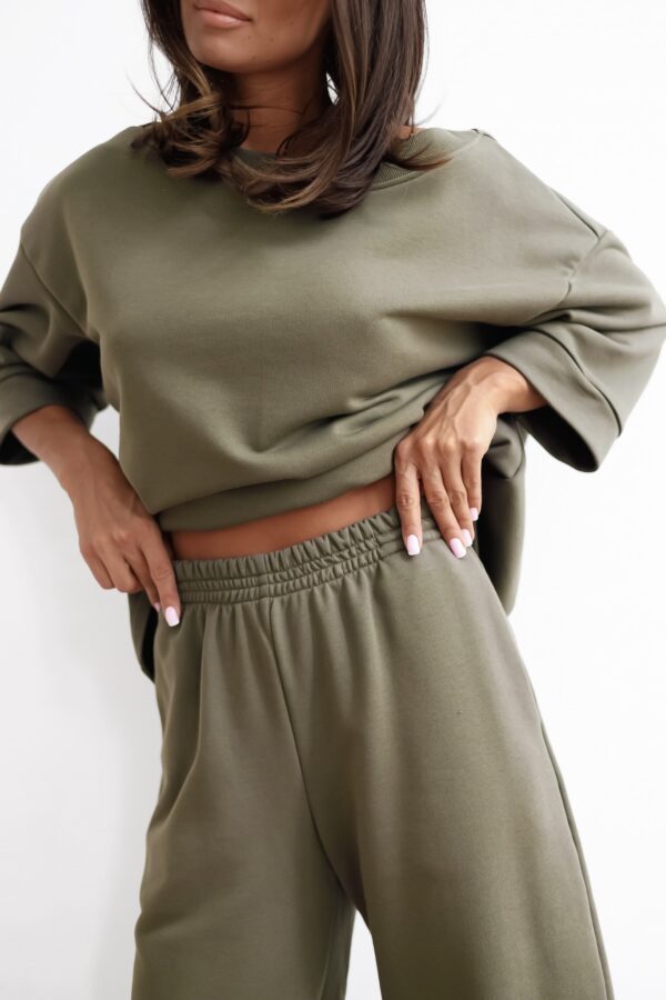 590851418_1887238485521211_6985754945743633026_n Spodnie jogger Baggy oliwka
