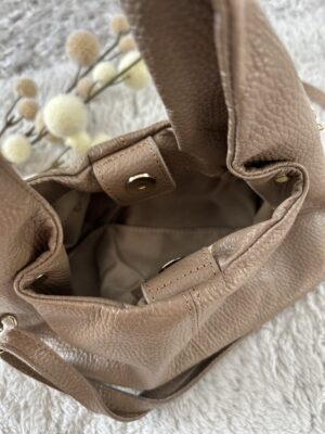 mała torba made in italy zamsz naturalny na pasku